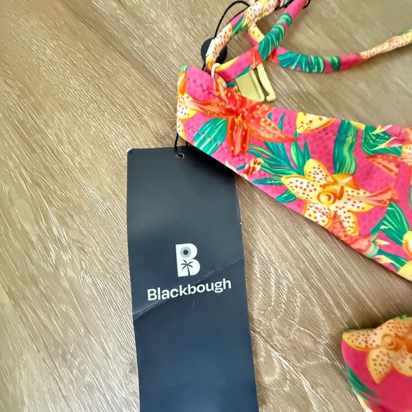 Shell Bikini - Picture 3 of 4